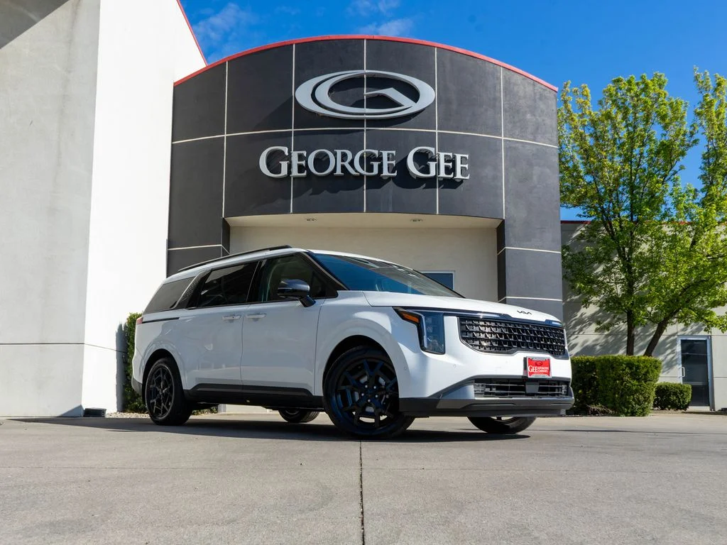 2026 Kia Sedona SX HEV's photo