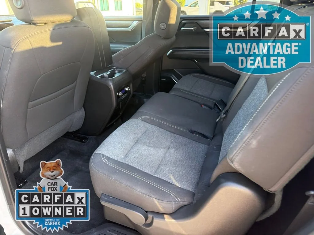 Used 2025 Summit White GMC Elevation image 9