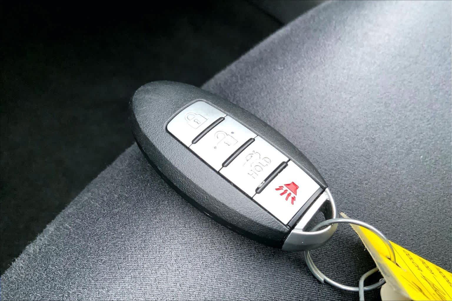 Used 2022 Gun Metallic Nissan 2.5 SV image 15