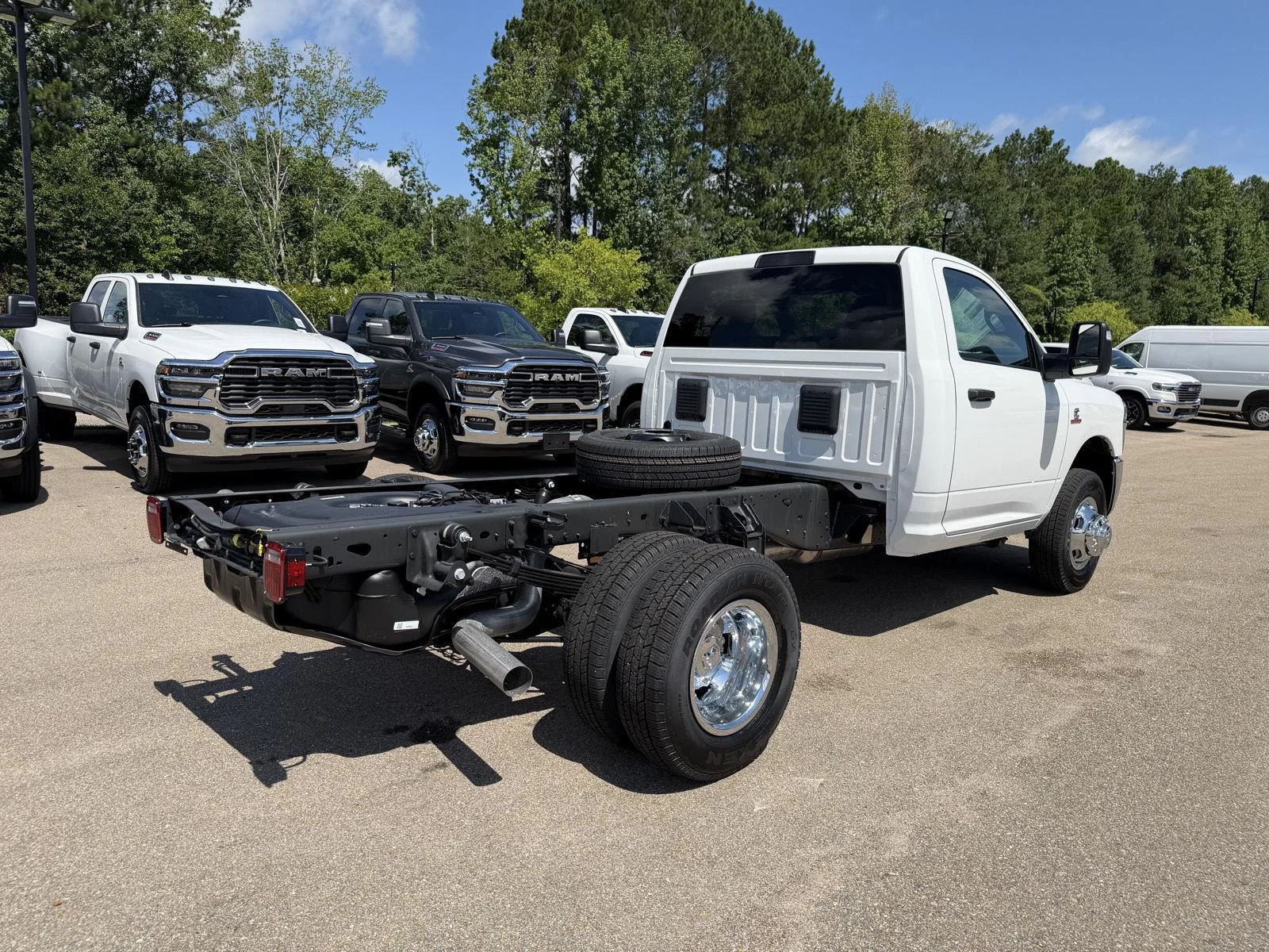 New 2026 Bright White Clear-Coat Exterior Paint RAM Tradesman image 6