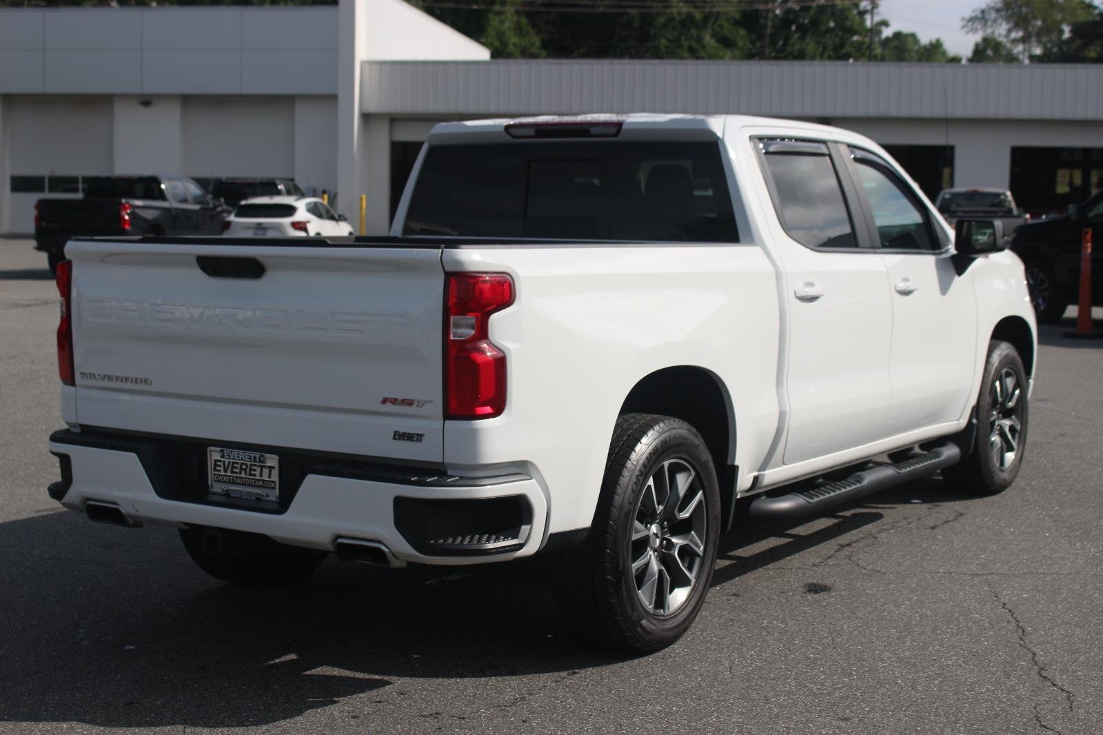 Used 2024 Summit White Chevrolet RST image 7