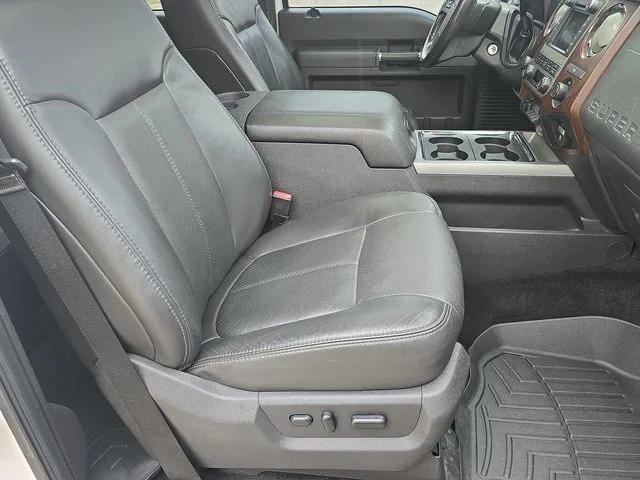 Used 2011 White Ford Lariat image 38