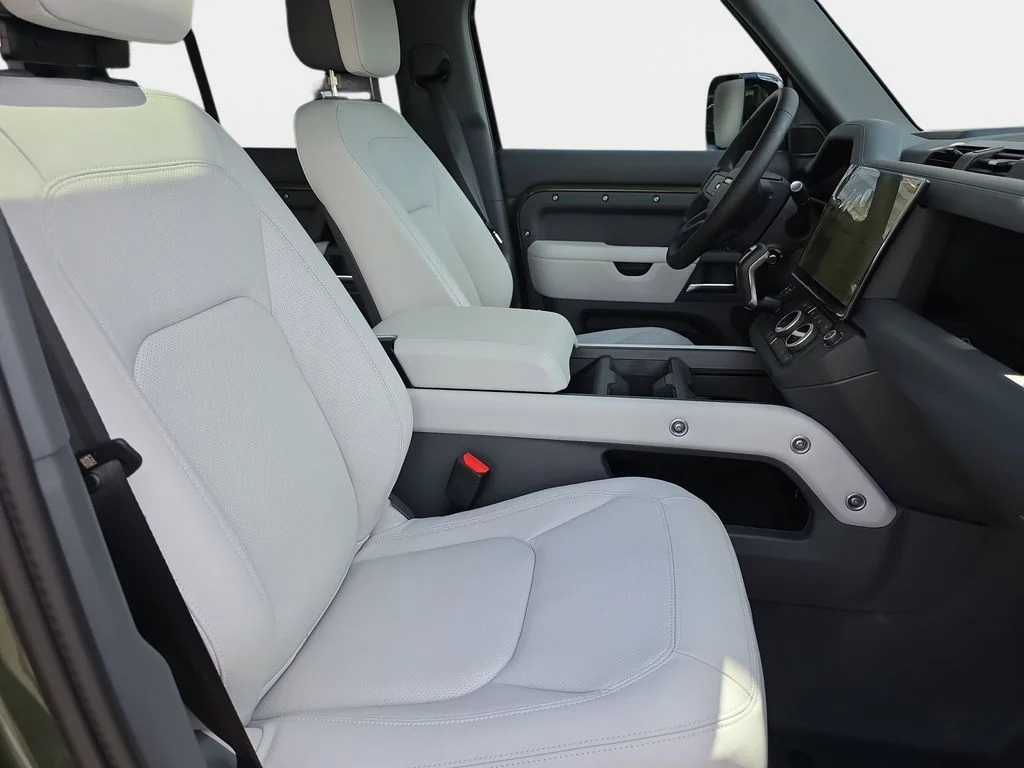 New 2026 Woolstone Green LAND ROVER X-Dynamic SE image 10