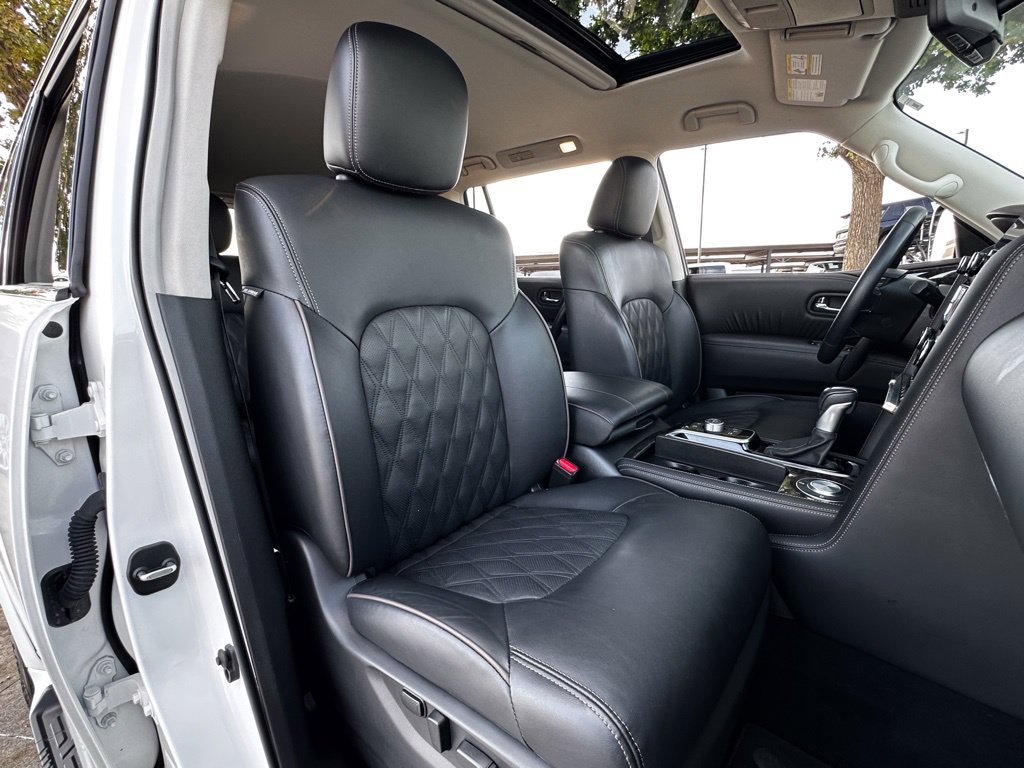 Used 2024 White Nissan Platinum image 26