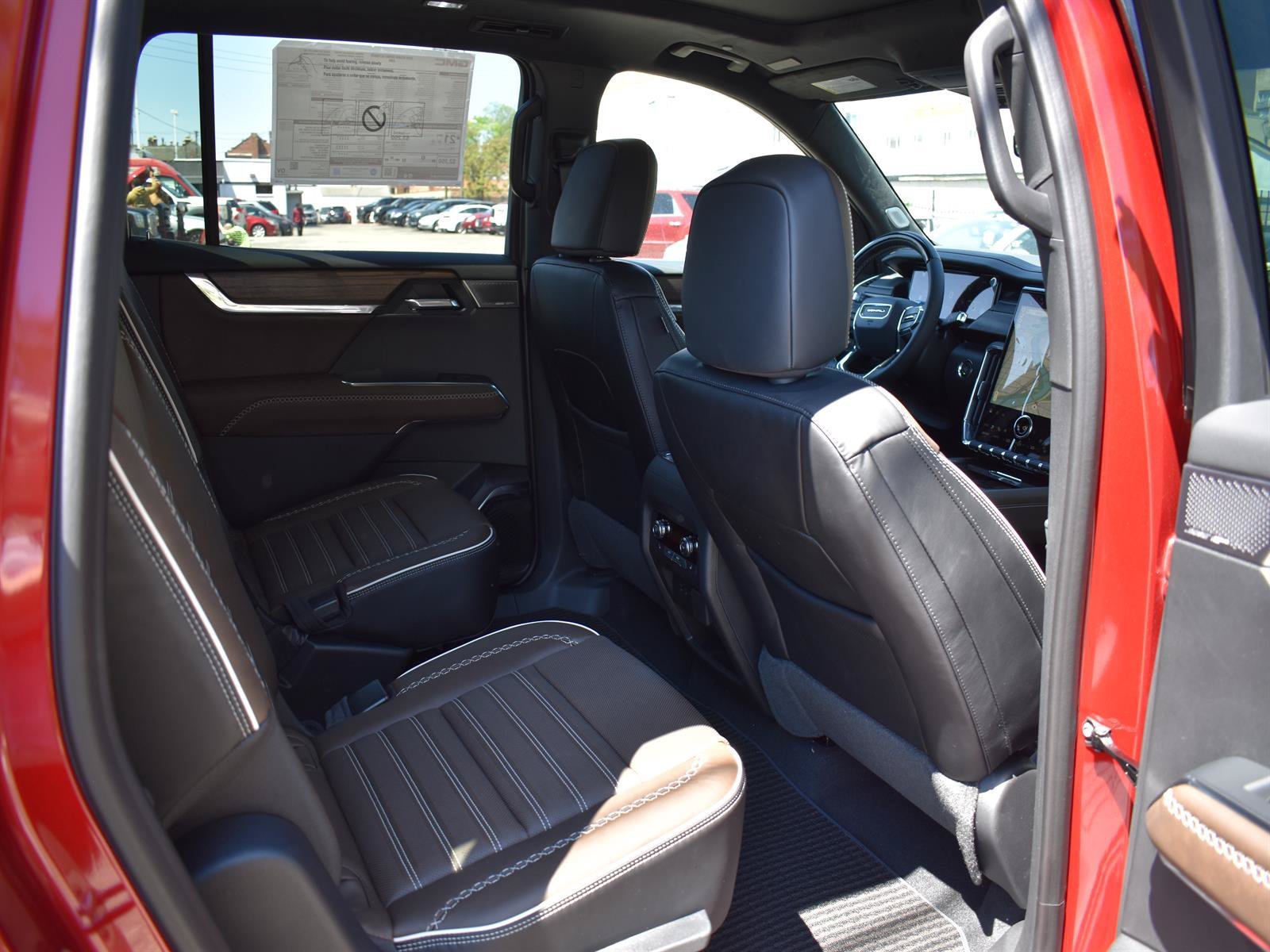 2026 GMC Acadia Denali Ultimate - Photo 6