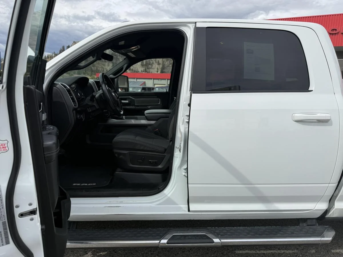 Used 2023 White RAM Big Horn image 12