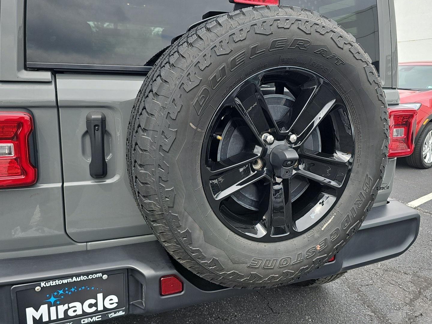 Used 2022 Sting-gray Clearc Jeep Unlimited Sahara Altitude image 33