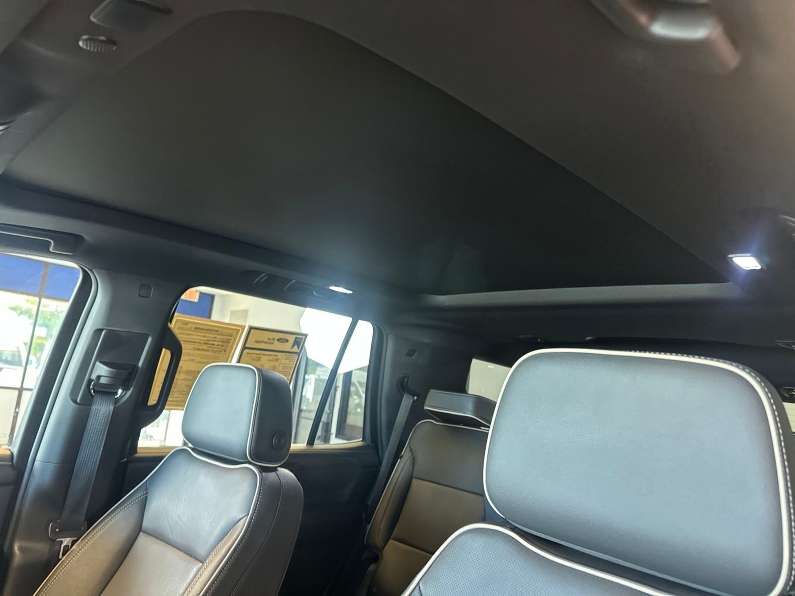 Used 2024  Chevrolet Premier image 26
