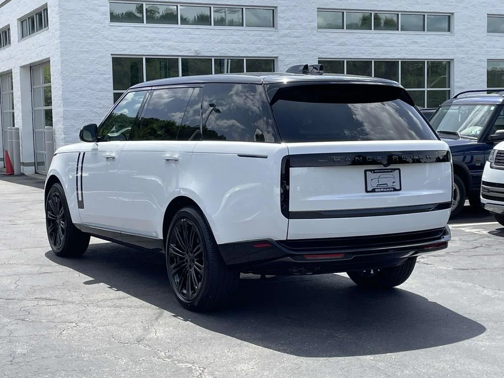 New 2026 Ostuni Pearl White Land Rover Autobiography image 6