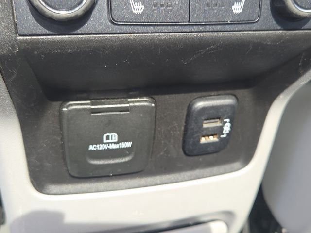 Used 2017 White Frost GMC SLT-2 image 17