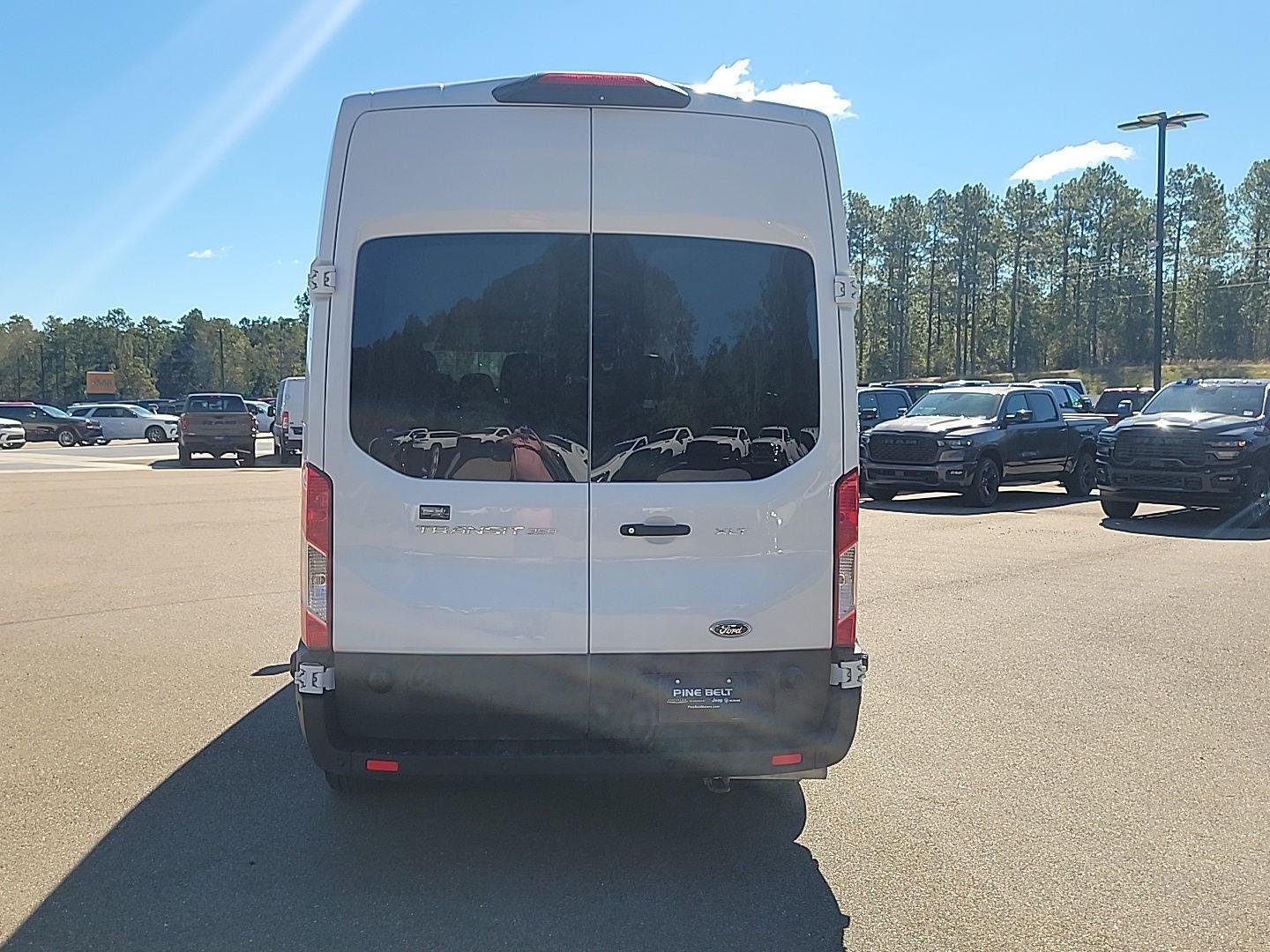 Used 2024 Oxford White Ford 350 XLT image 11