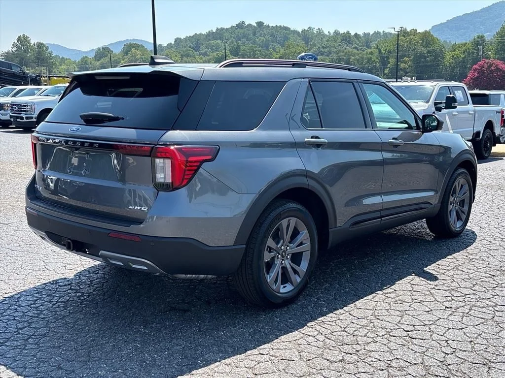 New 2026 Carbonized Gray Metallic Ford Active image 8