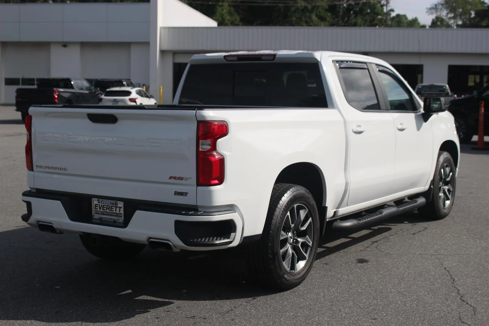Used 2024 Summit White Chevrolet RST image 7