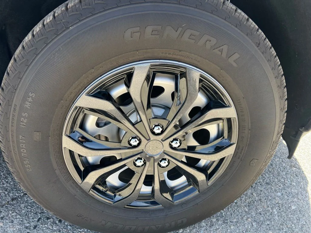 Used 2025 White Chevrolet WT image 27