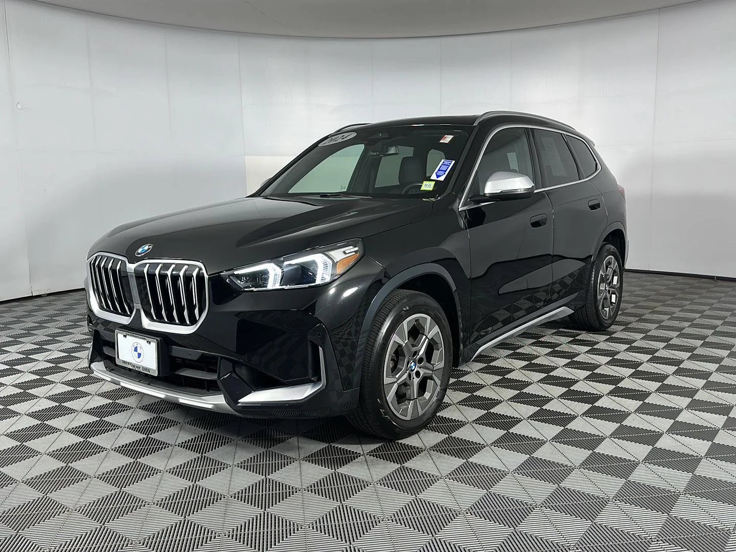 Used 2024 Jet Black BMW xDrive28i image 3