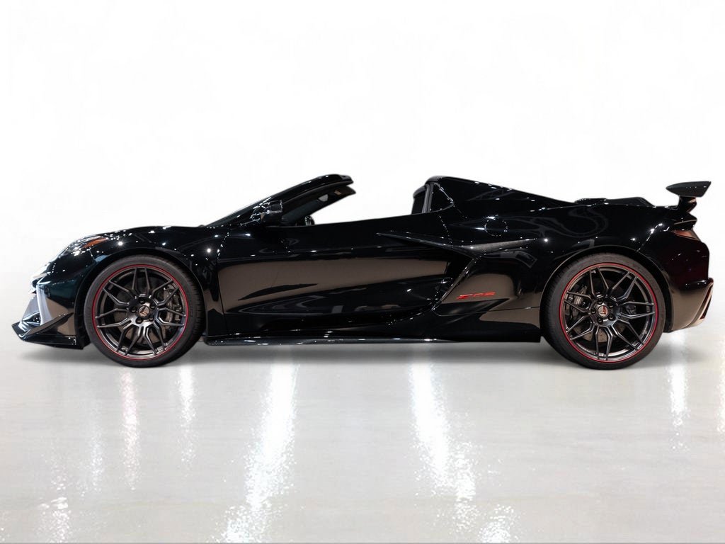 Used 2025 Black Chevrolet Z06 image 3