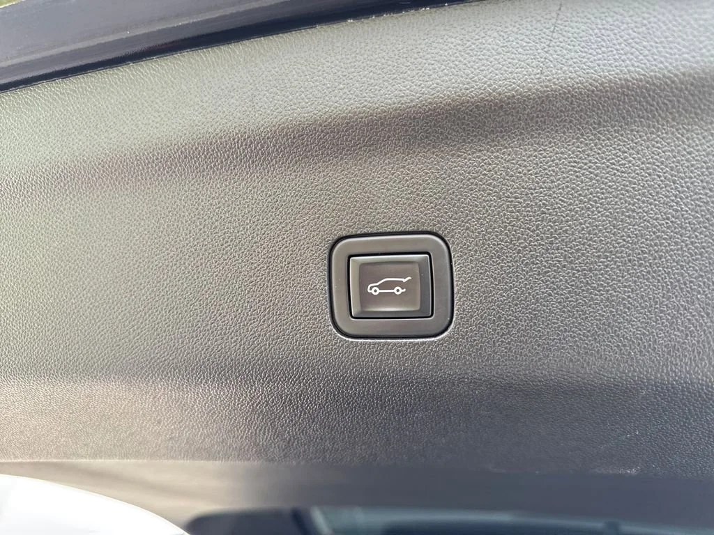 2024 GMC Yukon AT4 - Photo 37