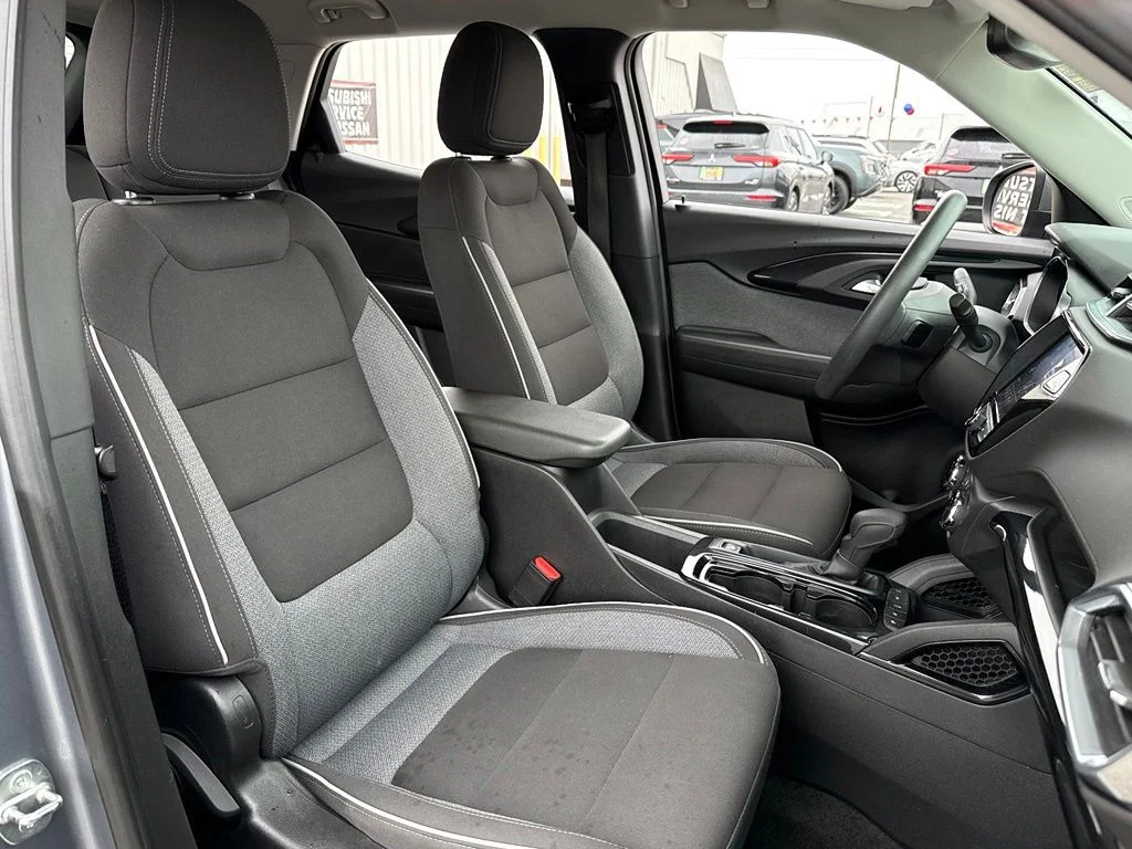 Used 2021 Gray Chevrolet LT image 25