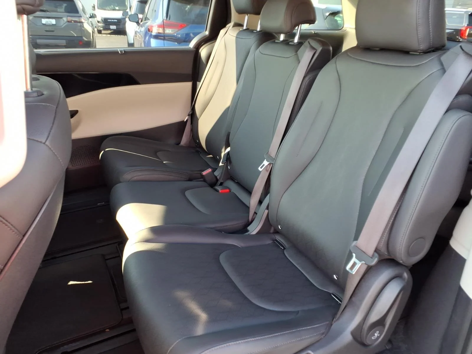 Used 2023 Panthera Metal Kia EX image 27