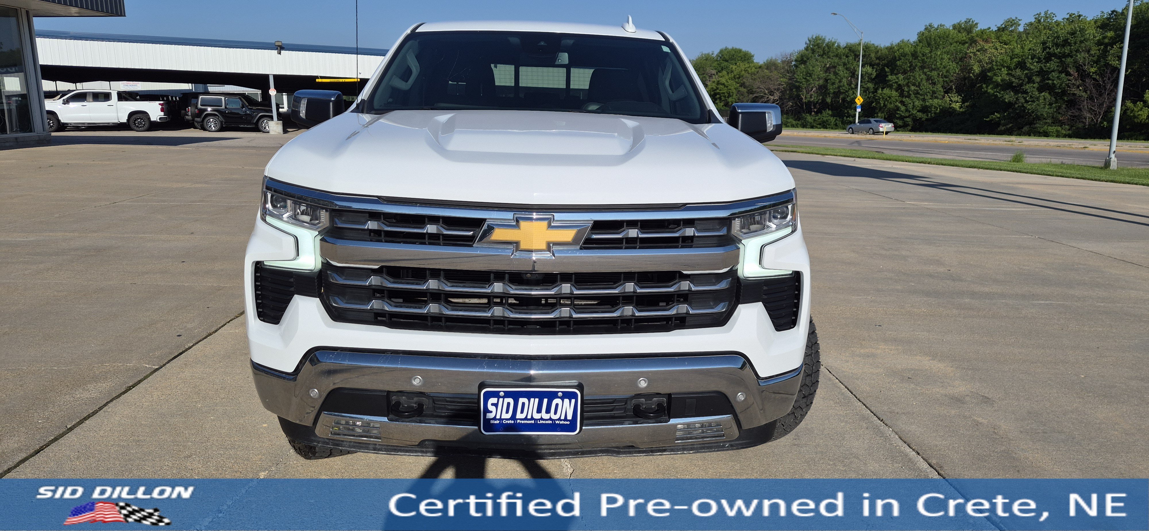 Used 2022 Summit White Chevrolet LTZ image 13