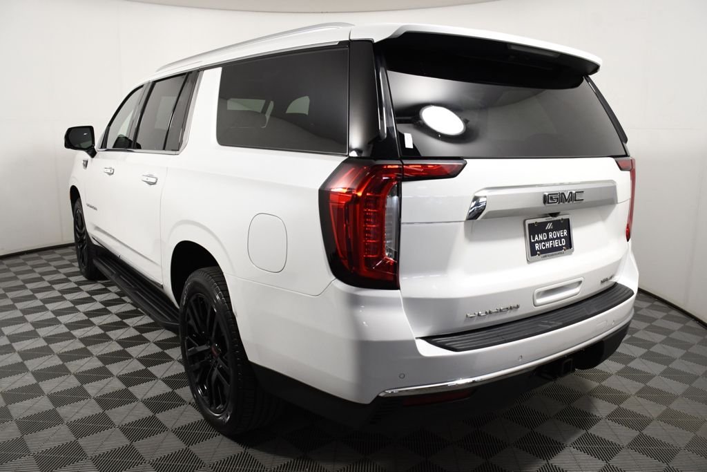 Used 2022 White Frost Tricoat GMC SLT image 4