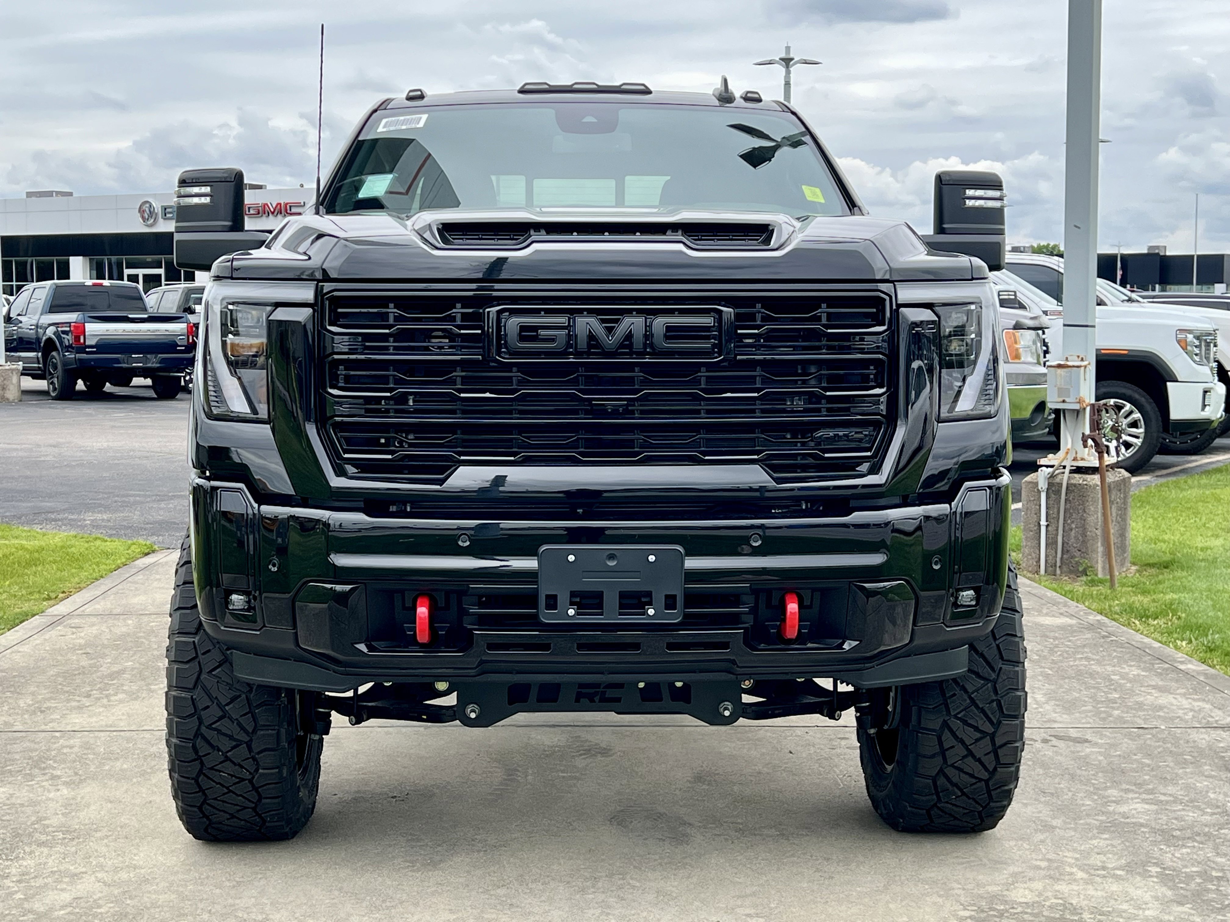 2026 GMC Sierra 2500HD AT4 - Photo 2