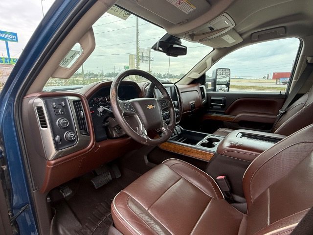 Used 2017 Deep Ocean Blue Metallic Chevrolet High Country image 14