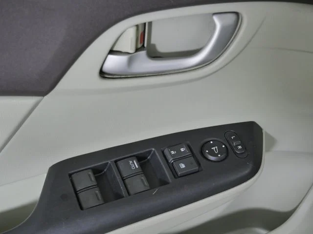 Used 2012 Silver Honda LX image 21