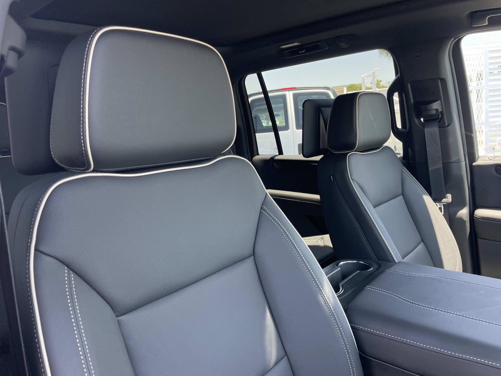 New 2026 Sterling Metallic GMC Elevation image 29