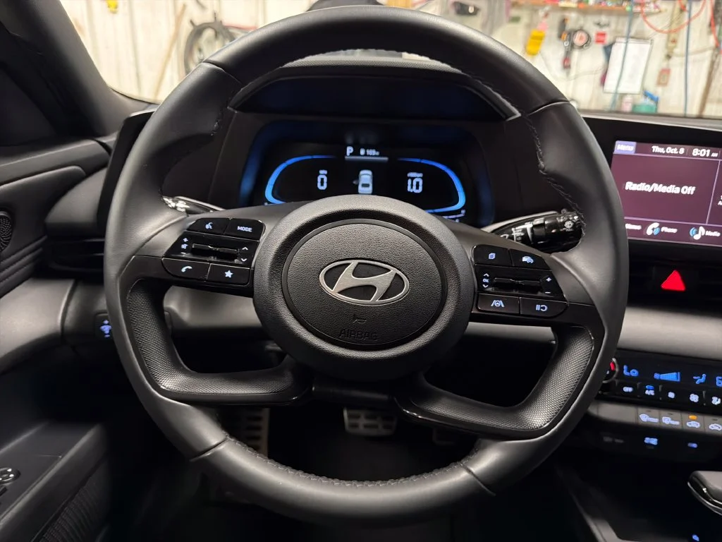 Used 2025 Gray Hyundai SEL Sport image 20