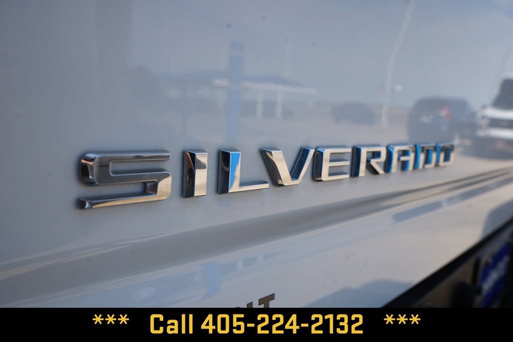 Used 2025 Summit White Chevrolet Custom image 5