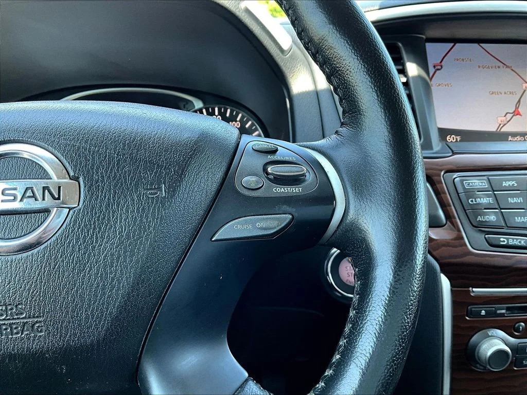 Used 2020 Black Nissan Platinum image 16