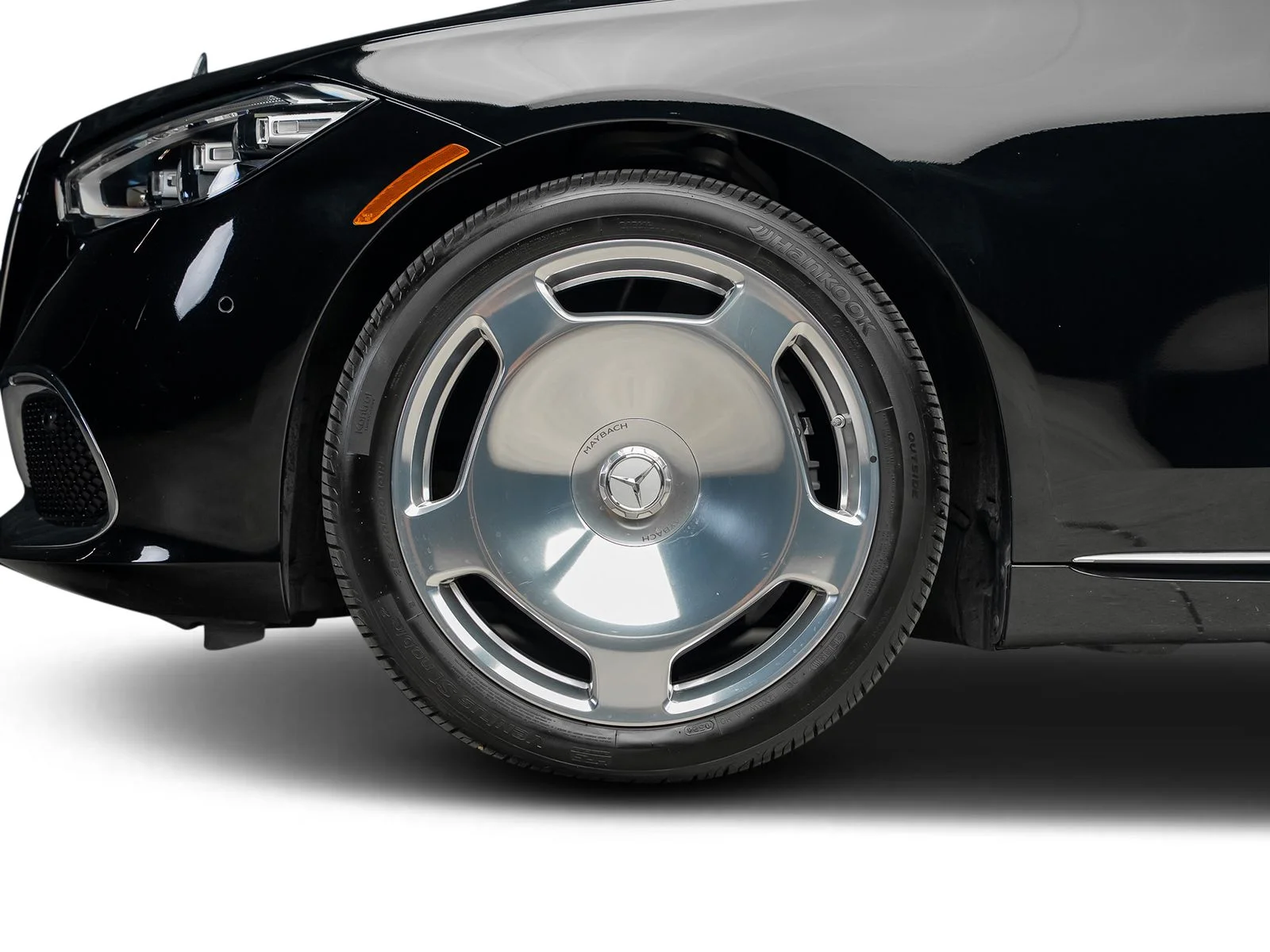 Used 2024 Black Mercedes-Benz Maybach S 580 image 22
