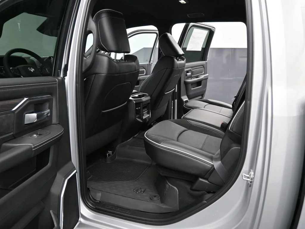 2026 RAM 2500 Laramie - Photo 17