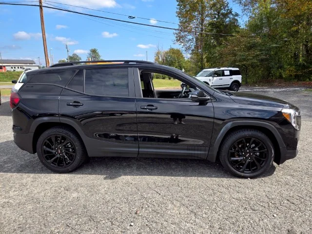 Used 2023 Black GMC SLE image 9