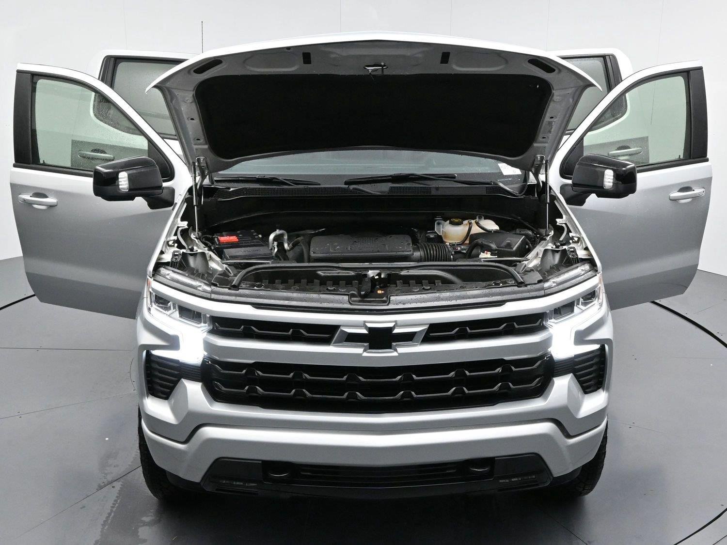 Used 2022 Silver Ice Metallic Chevrolet RST image 42