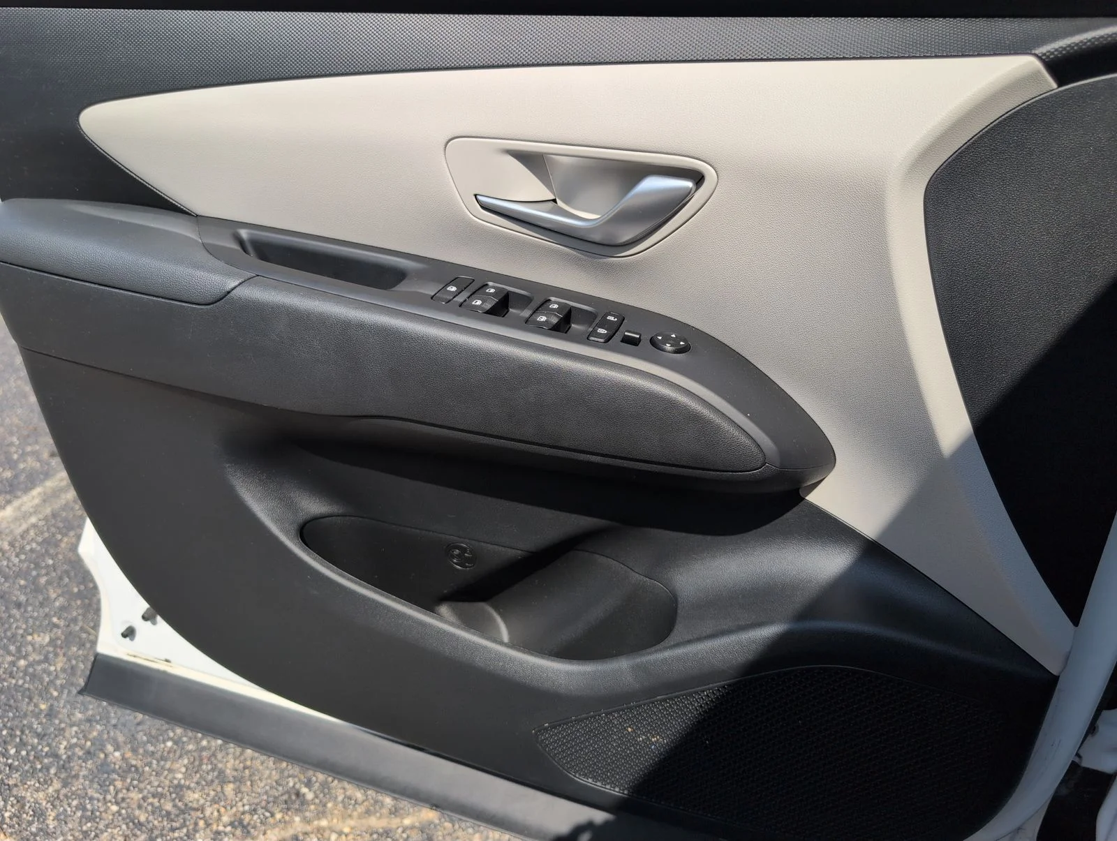 Used 2024 White Hyundai SEL image 15