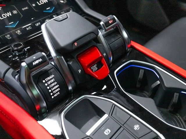 Used 2025 Black Lamborghini SE image 33