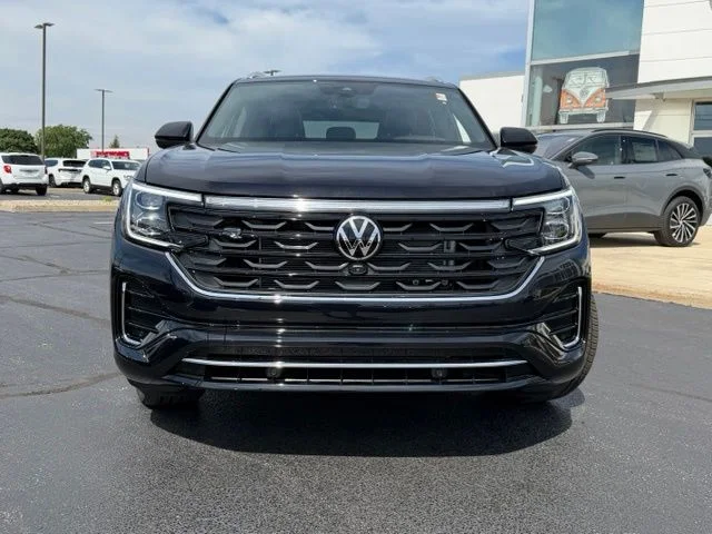 New 2026 Deep Black Pearl Volkswagen 2.0T SEL Premium R-Line image 2
