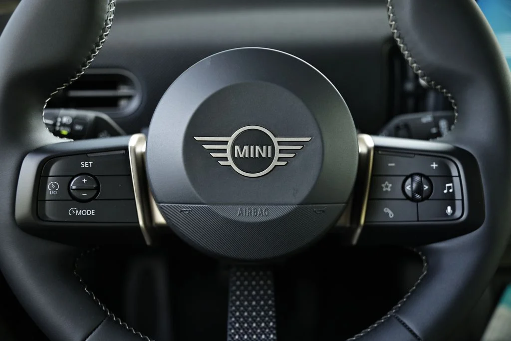 New 2026 Midnight Black MINI Iconic image 30