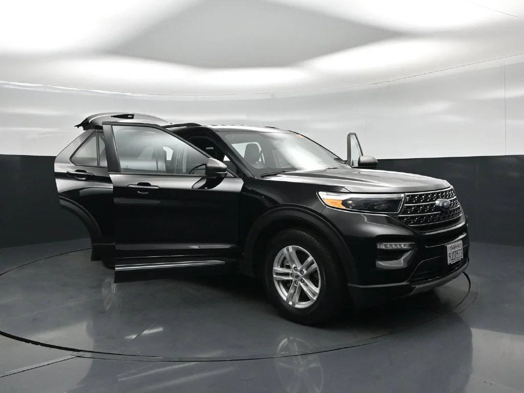 Used 2023 Black Ford XLT image 25