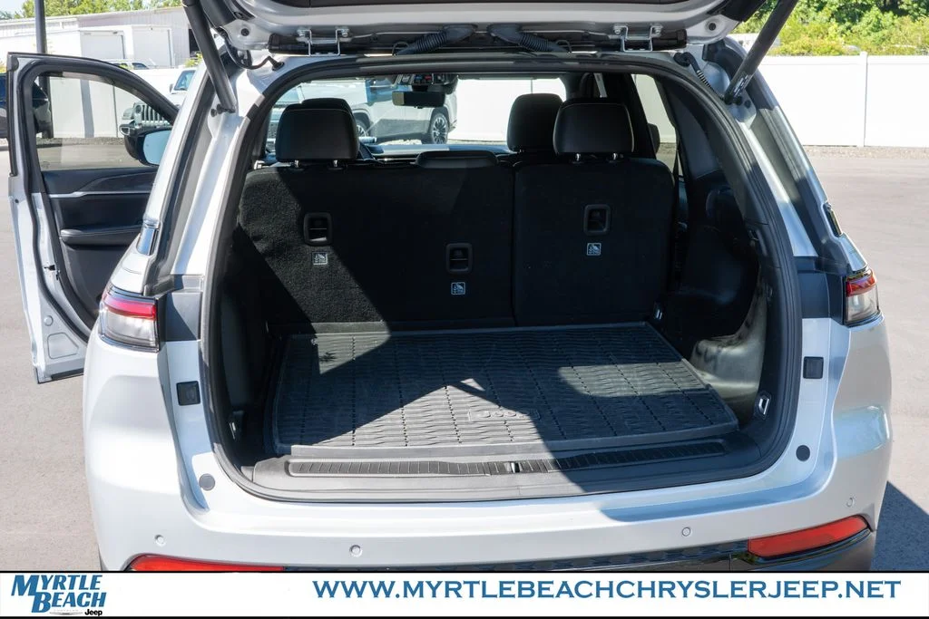 Certified Used 2025 Silver Zynith Jeep Limited image 32