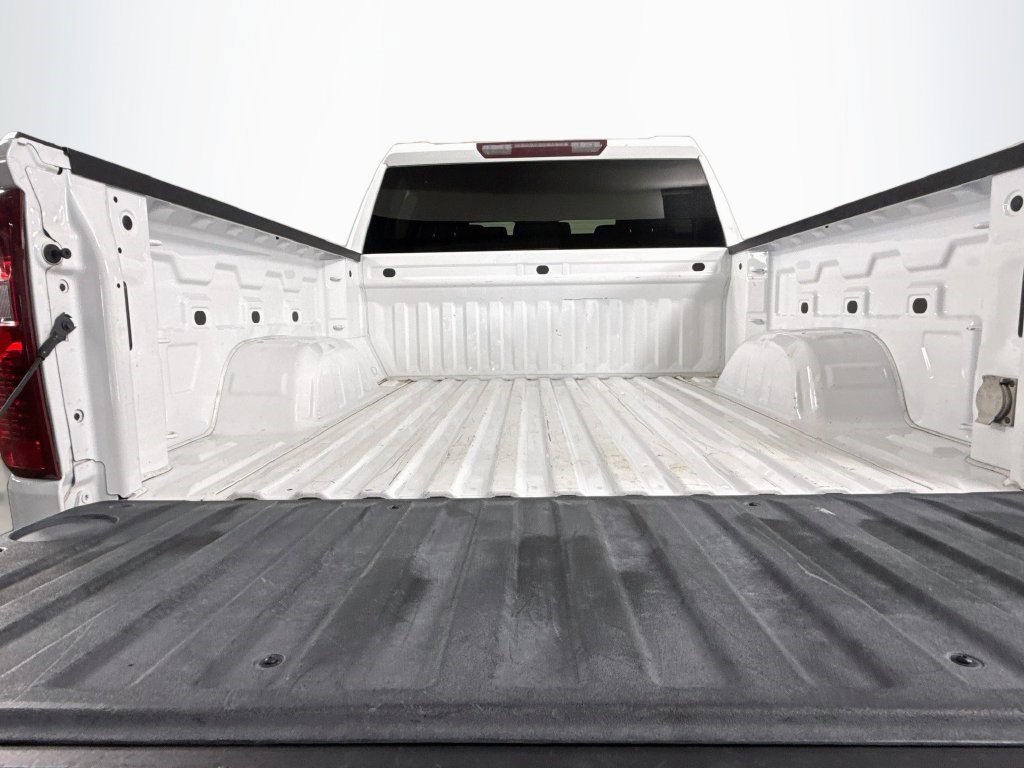 Used 2022 Summit White Chevrolet Custom image 29
