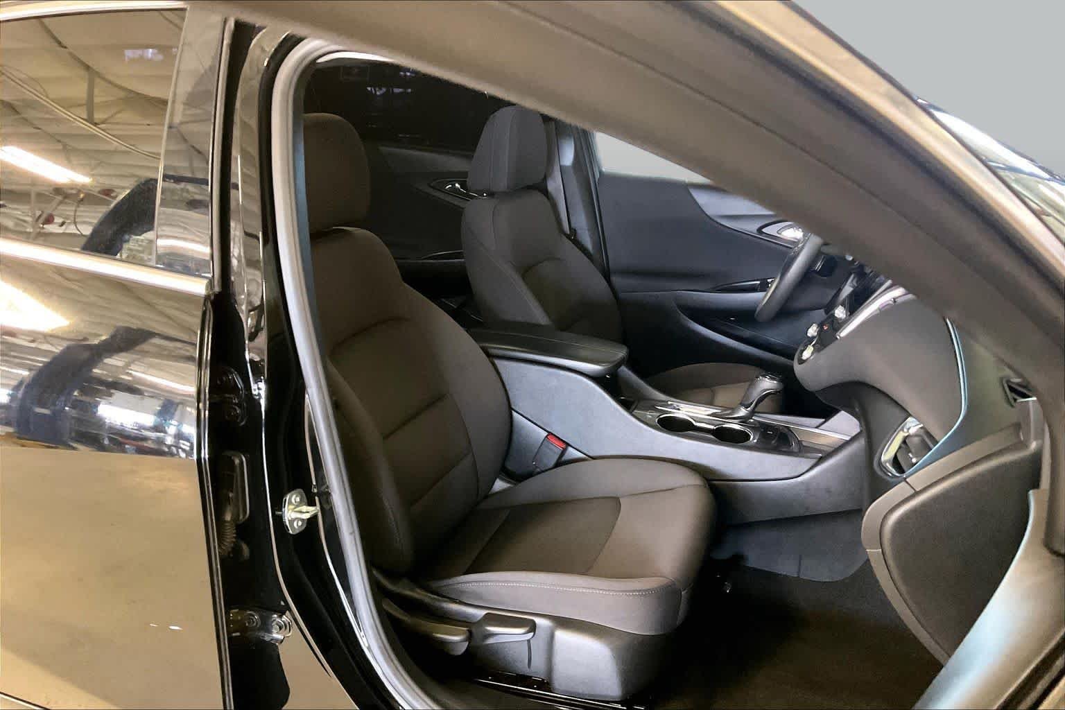 Used 2020 Mosaic Black Metallic Chevrolet LT image 8