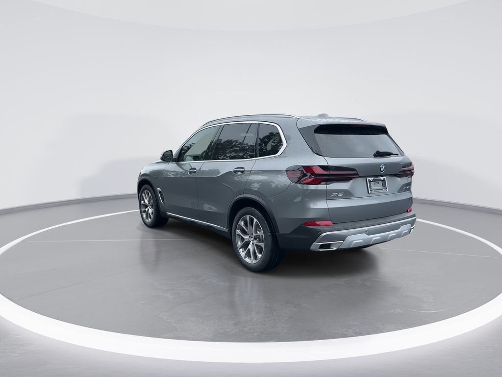 New 2026 Gray Metallic BMW xDrive40i image 6