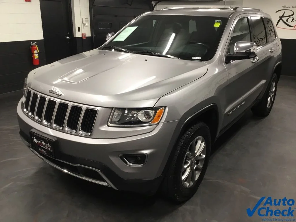 Used 2016 Silver Jeep Limited image 6
