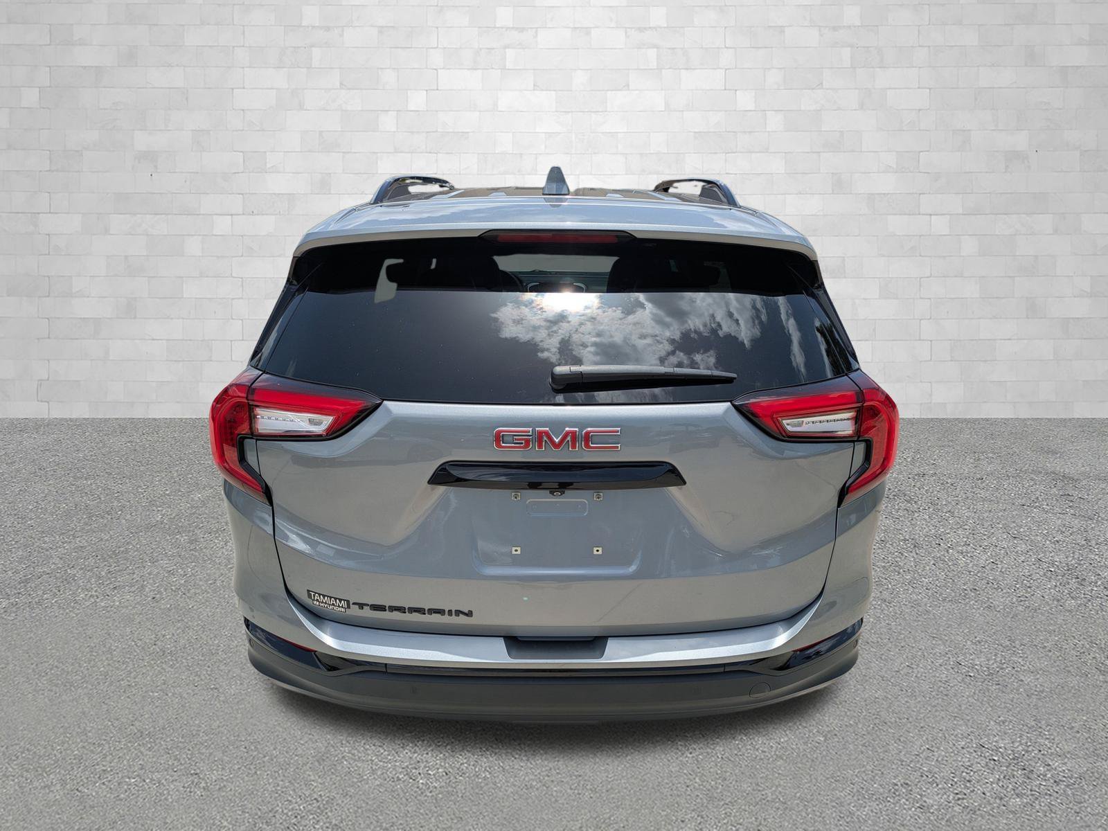 2023 GMC Terrain SLT - Photo 3