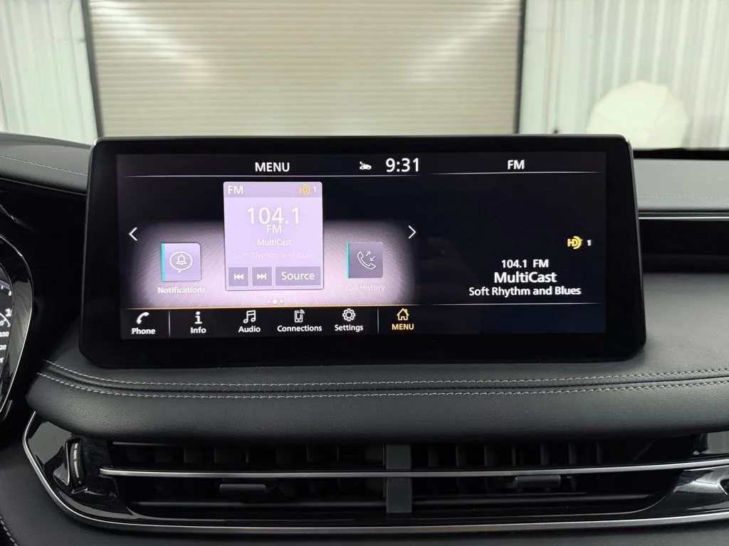 Used 2023 Silver INFINITI PURE image 16