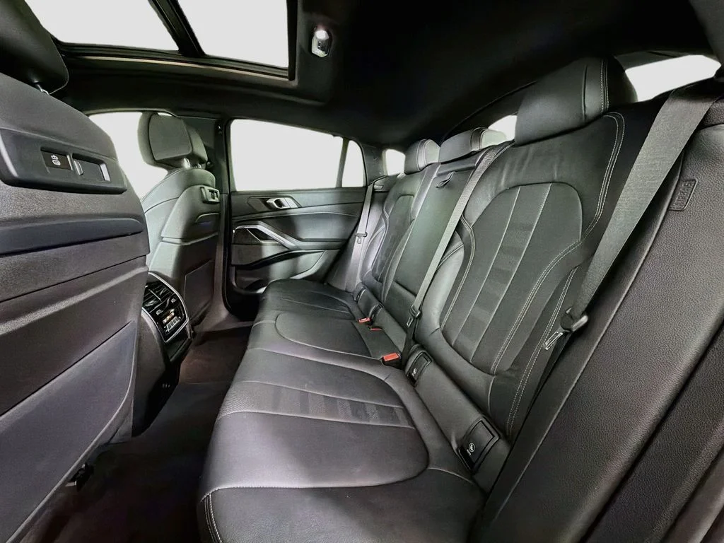 Used 2020 Black BMW M50i image 26