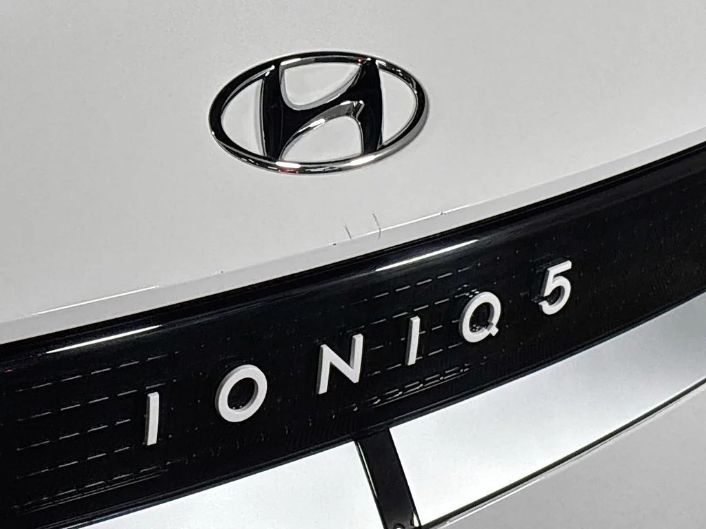 Used 2023 White Hyundai SEL image 24
